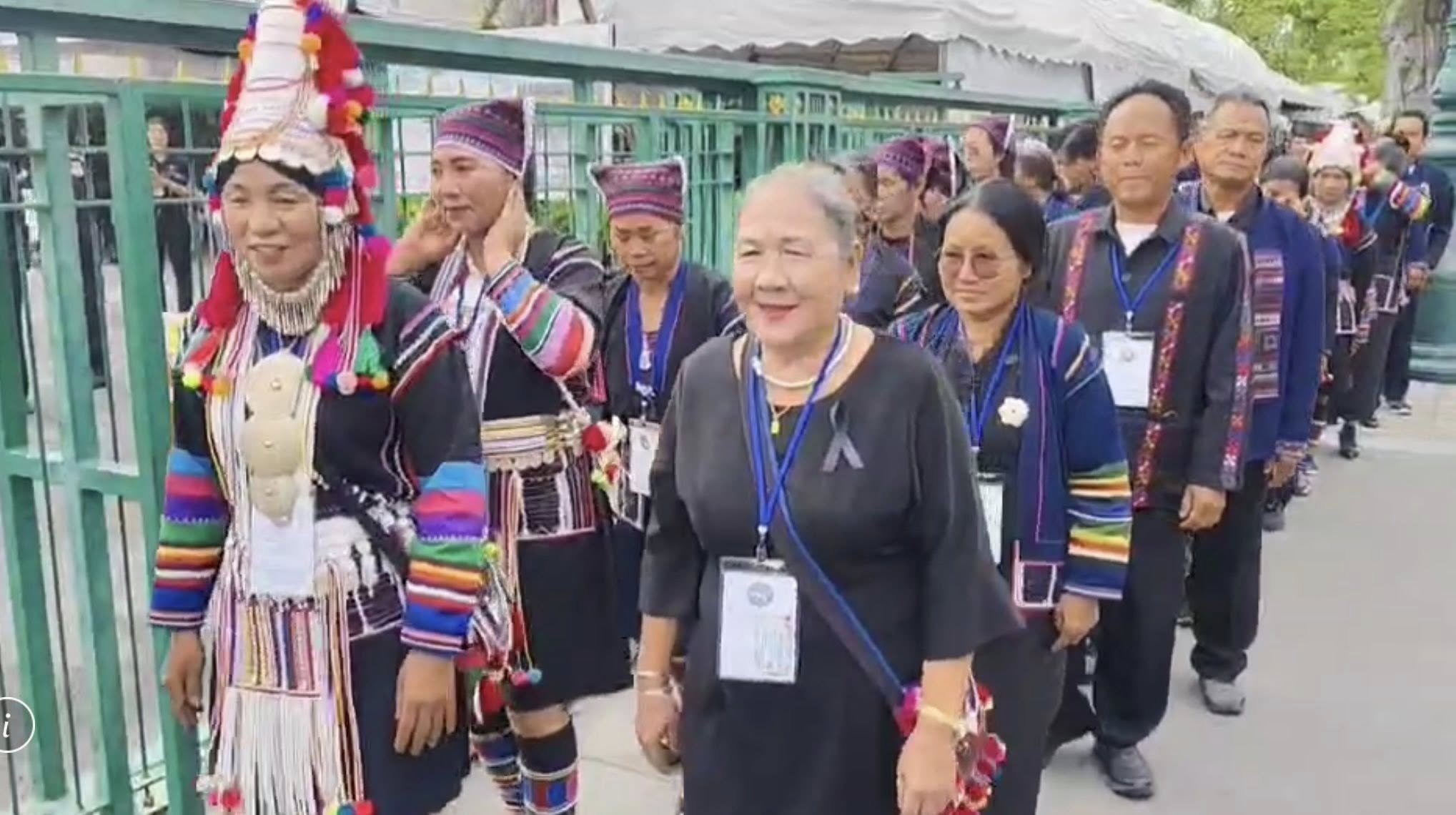 รายงานพิเศษ ชาวเชียงรายร่วมกราบถวายบังคมพระบรมศพสมเด็จพระนางเจ้าสิริกิติ์ พระบรมราชินีนาถ พระบรมราชชนนี  พันปีหลวง รอบแรก