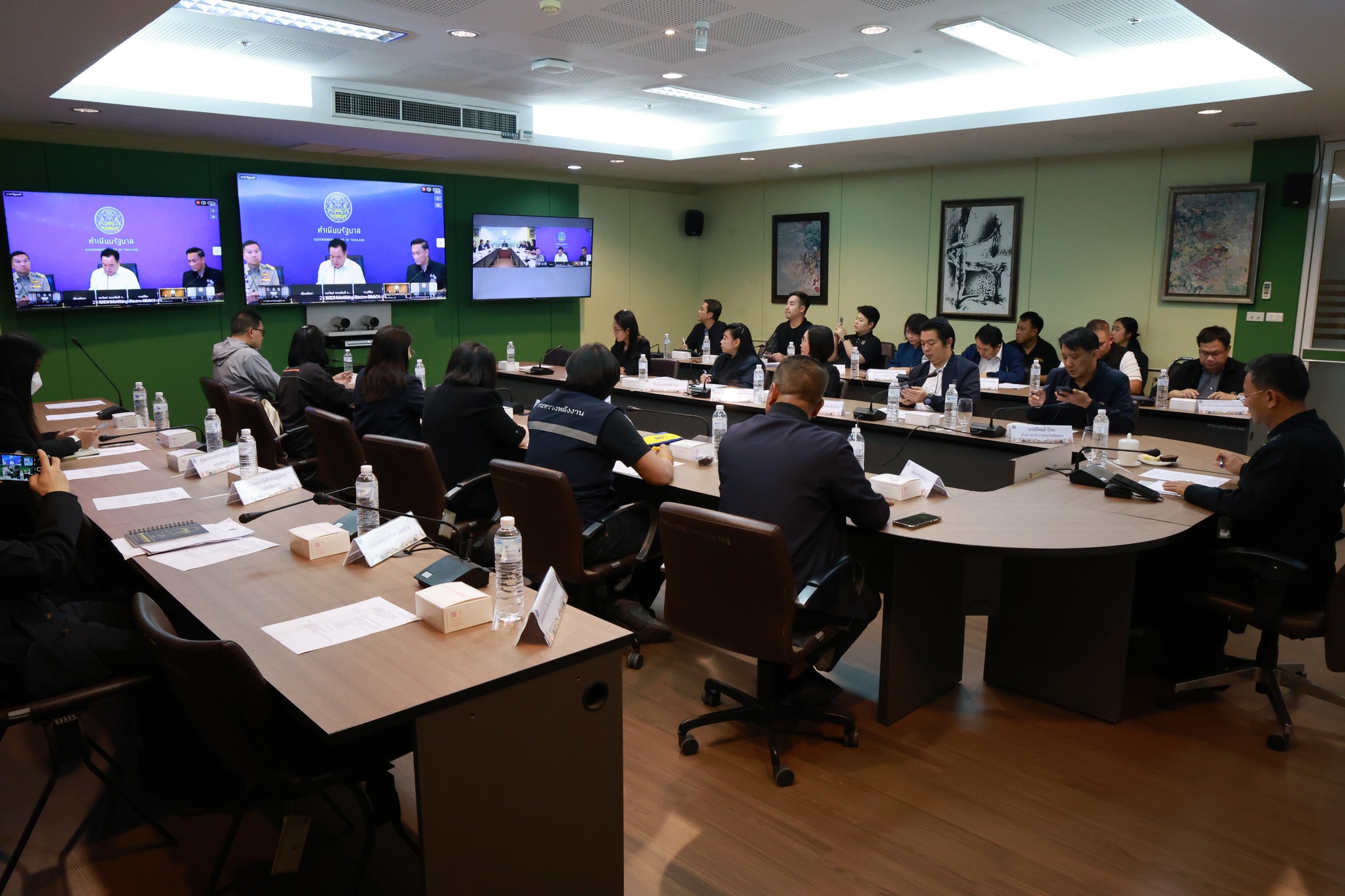 เชียงราย ร่วมประชุมผ่านระบบวิดีโอคอนเฟอเรนซ์ ติดตามสถานการณ์พลังงานและวิกฤตการณ์น้ำมันทั่วประเทศ