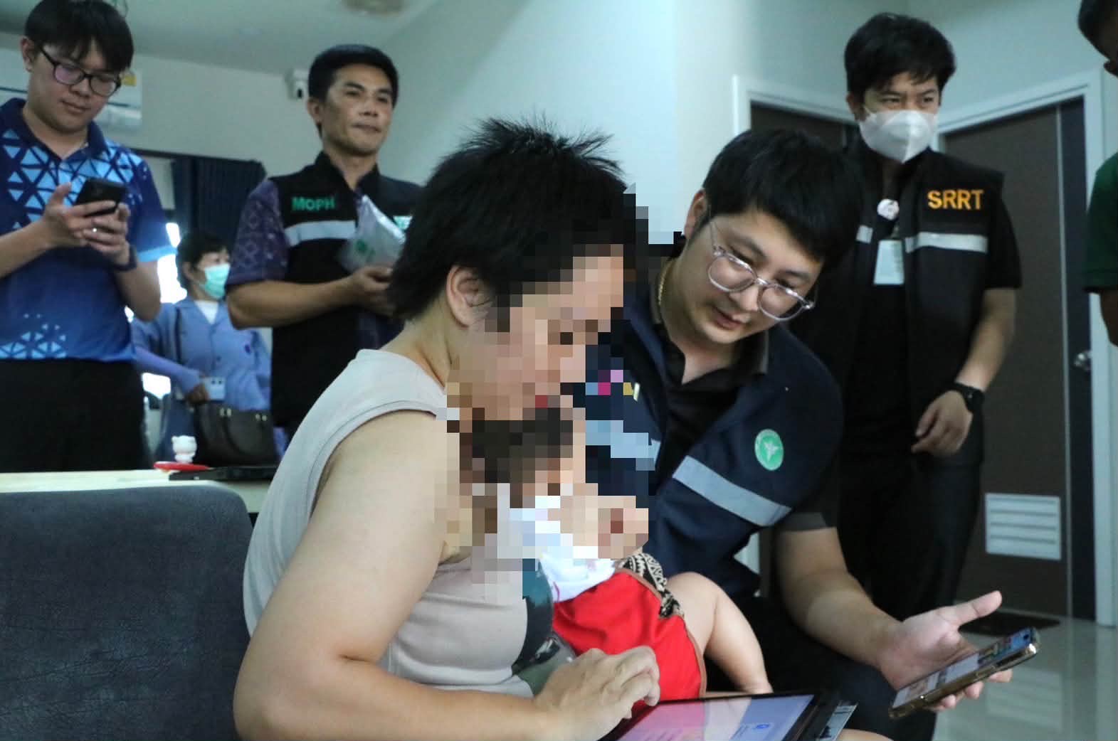 สธ.เชียงราย ร่วมกับหน่วยงานในพื้นที่ รุดเยี่ยมผู้ได้รับผลกระทบจากฝุ่น PM2.5 กรณีมีการเผยแพร่เหตุผ่านสื่อสังคมออนไลน์