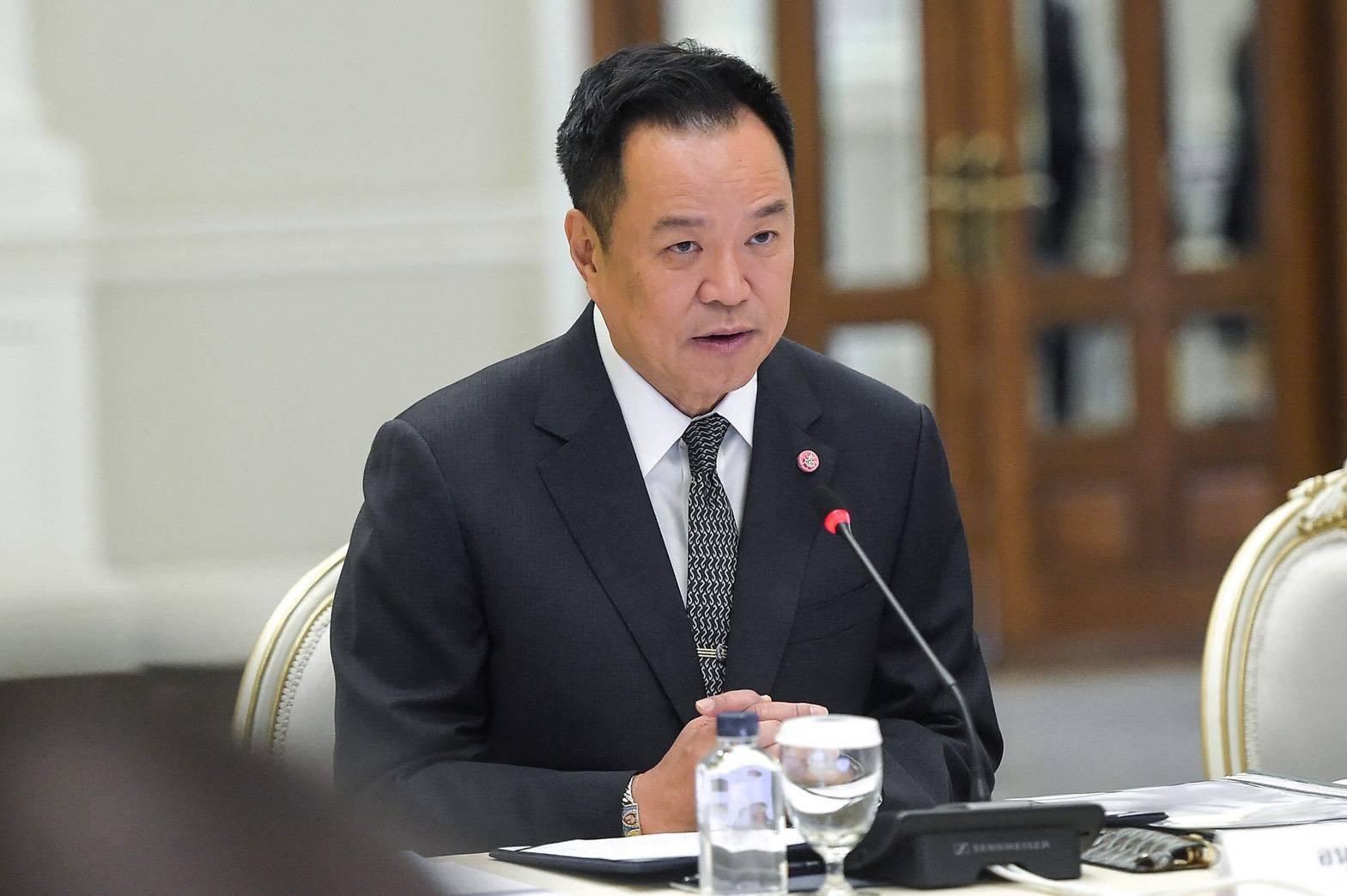 นายกฯ &ldquo;อนุทิน&rdquo; นั่งหัวโต๊ะประชุม ก.น.บ. ตั้งรองนายกฯ เป็นประธานคณะอนุฯ 6 ภาค ยึดหลักลดความซ้ำซ้อน ผลลัพธ์ที่นำไปสู่การพัฒนาคุณภาพชีวิตประชาชน