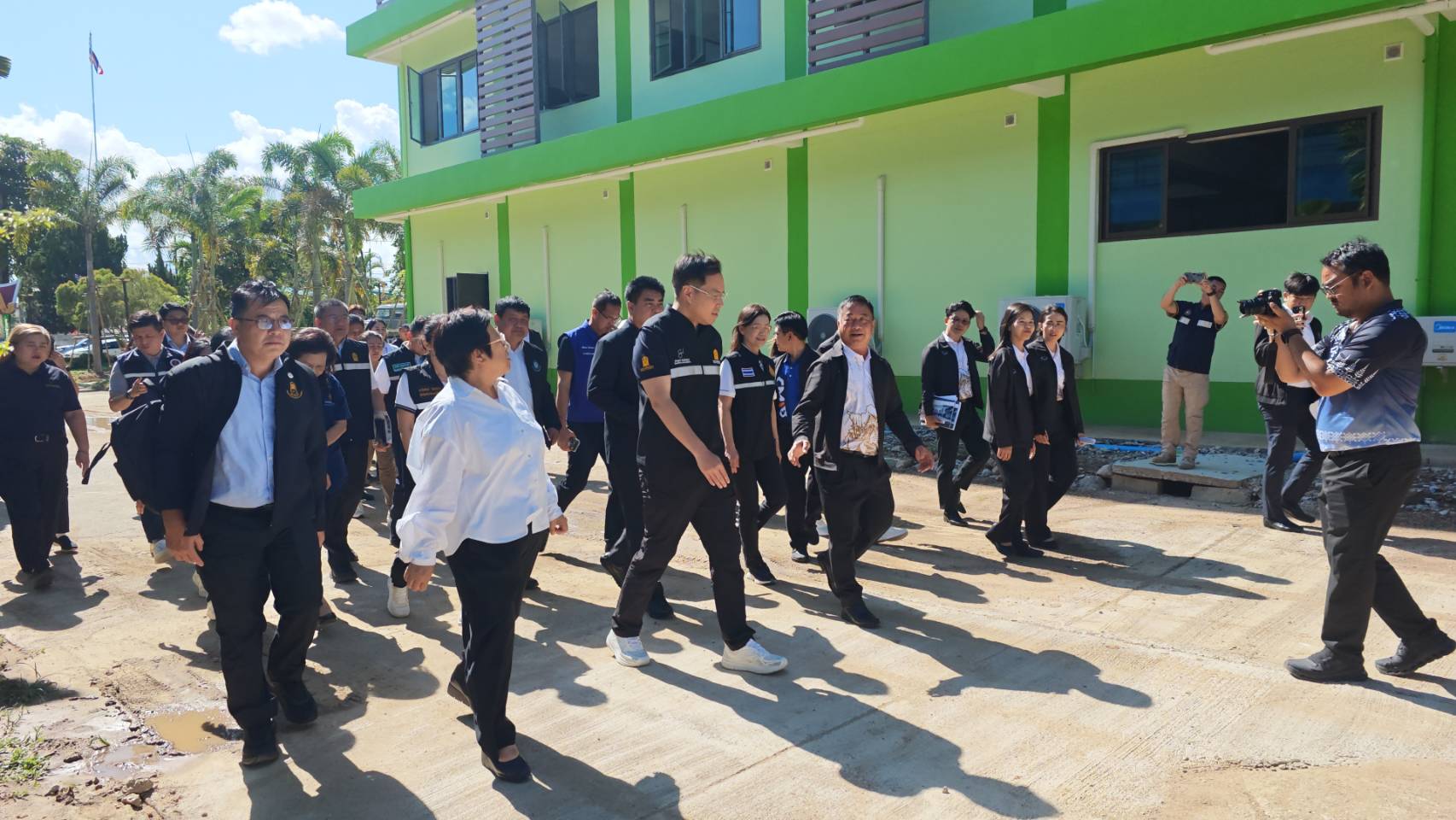 รมช.ศึกษาธิการ ลงพื้นที่แม่จัน รับฟังปัญหาโรงเรียนในพื้นที่ ย้ำเดินหน้าลดภาระครู พัฒนาคุณภาพการศึกษาอย่างตรงจุด