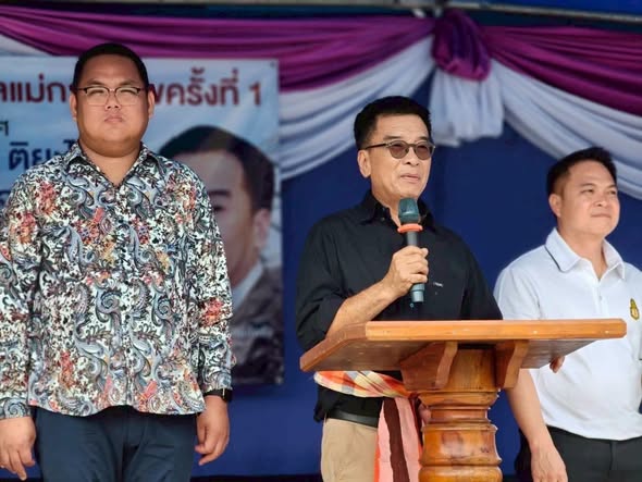 &ldquo;ยงยุทธ ติยะไพรัช&rdquo; อดีต รมว.กระทรวงทรัพย์ฯ เปิดไฟฟ้าส่องสว่างริมทางแม่กรณ์ ยกระดับความปลอดภัยชาวบ้าน&ndash;นักท่องเที่ยวน้ำตกขุนกรณ์ พร้อมหนุนกิจกรรมกีฬาและความมั่นคงชุมชน  การเขียน