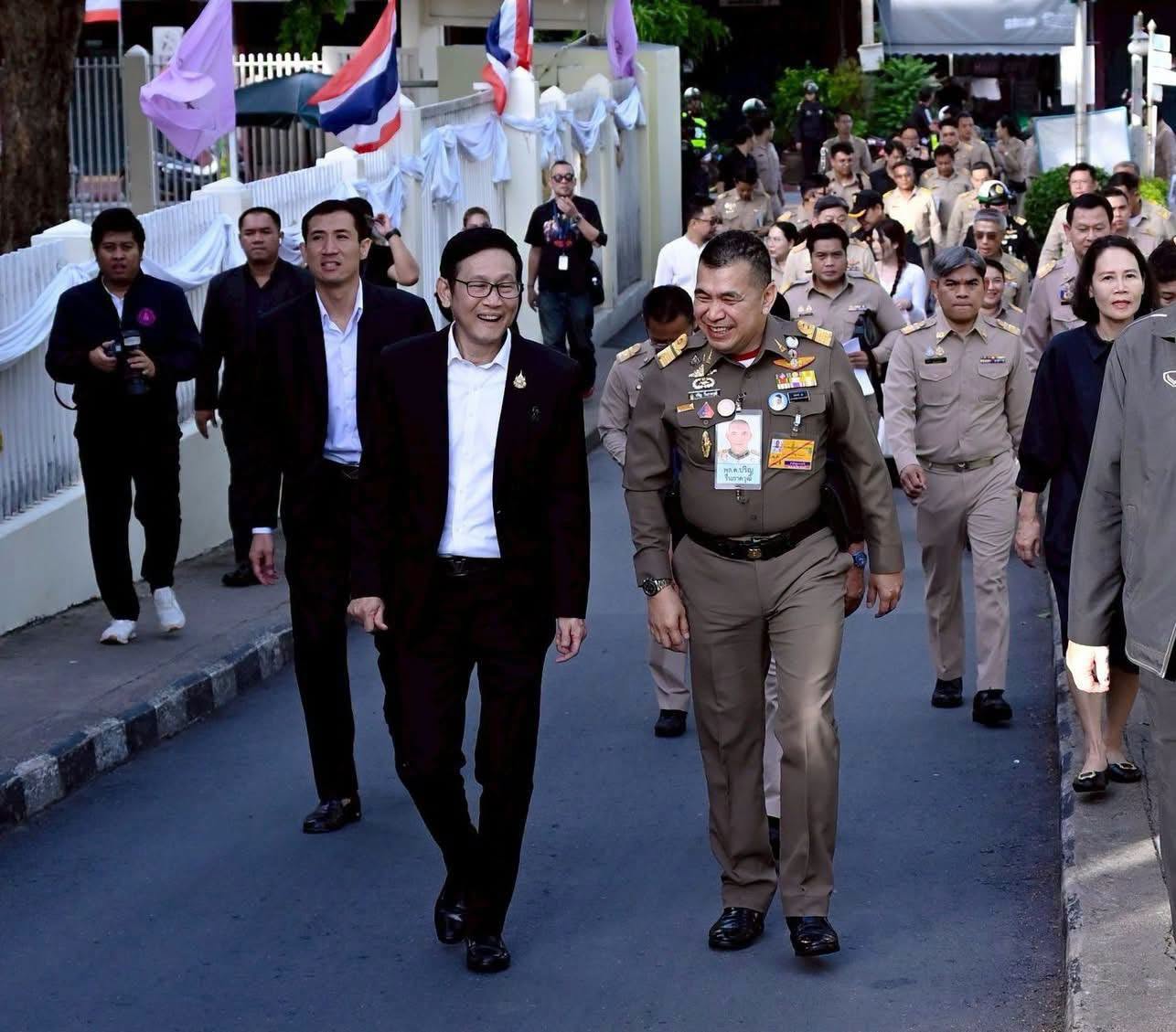 สำนักงานปลัดสำนักนายกรัฐมนตรี ร่วมประชุมหารือการพัฒนาคุณภาพชีวิตประชาชนริมคลองเกาะรัตนโกสินทร์ เตรียมขับเคลื่อนกิจกรรมจิตอาสาเฉลิมพระเกียรติพระบาทสมเด็จพระเจ้าอยู่หัว