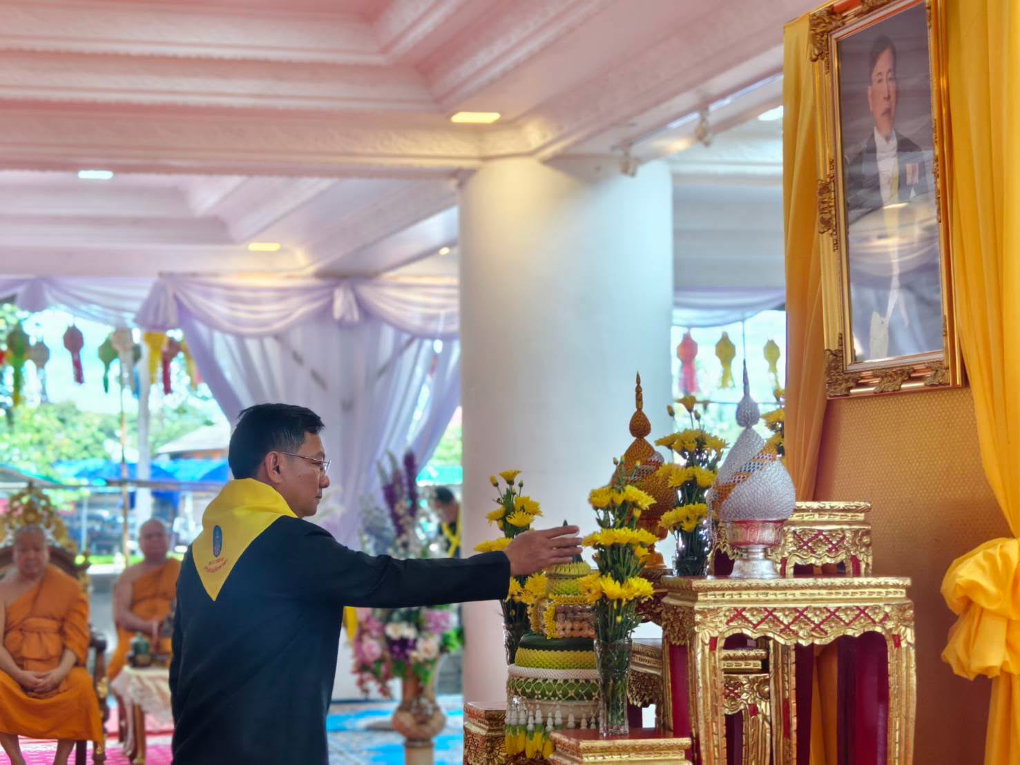 จังหวัดเชียงรายจัดพิธีเจริญพระพุทธมนต์เจริญจิตตภาวนา และจัดกิจกรรม "รวมพลังสร้าง สัปปายะสู่วัดด้วยวิถี 5ส" (Big Cleaning Day) เนื่องในวันเฉลิมพระชนมพรรษา พระบาทสมเด็จพระวชิรเกล้าเจ้าอยู่หัว ศูนย์กลางจังหวัดเชียงราย