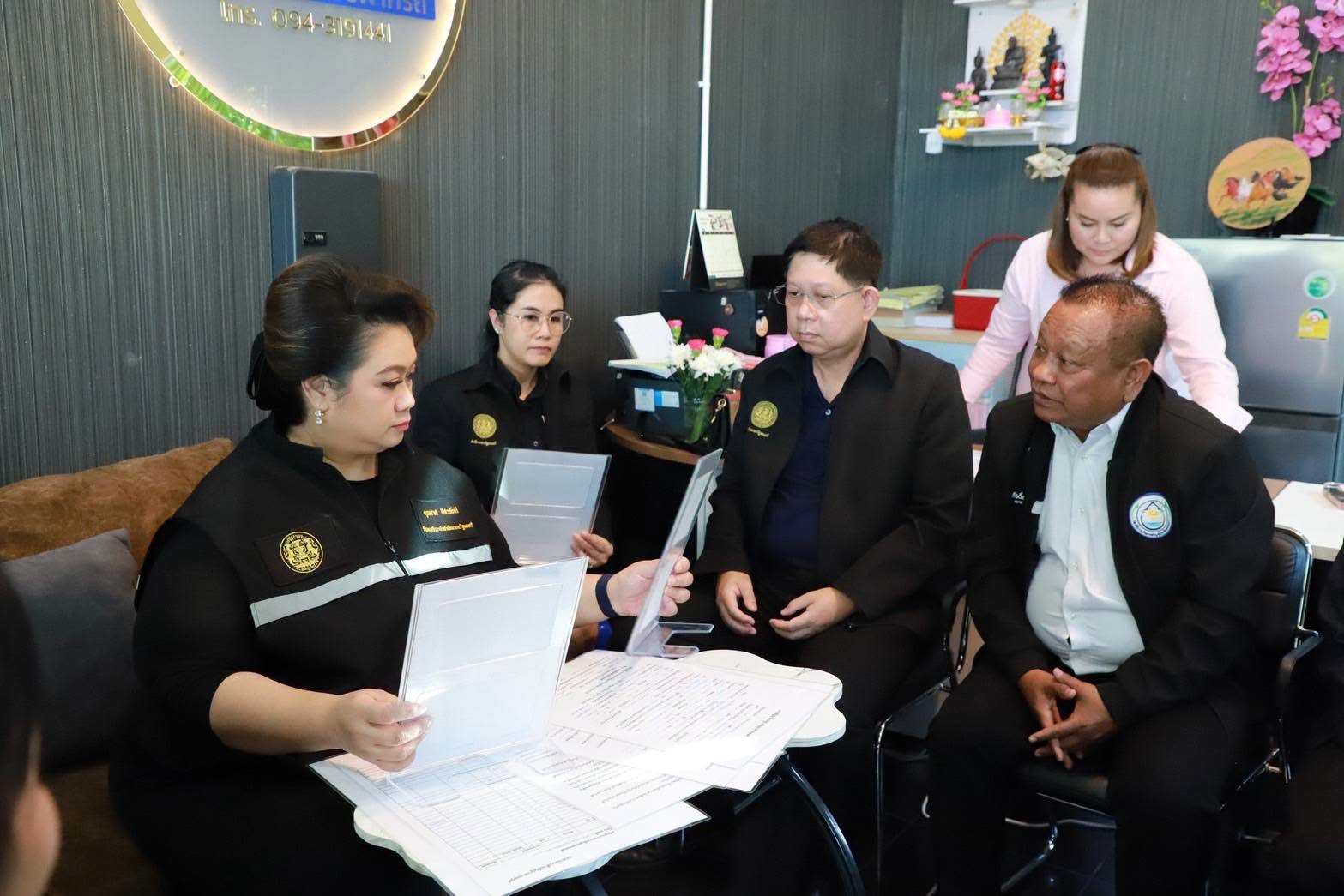&ldquo;ศุภมาส&rdquo; ตรวจเข้มธุรกิจให้เช่ารถหาดใหญ่ รับนักท่องเที่ยวช่วงวันหยุดมาเลเซีย ย้ำสัญญาต้องเป็นธรรม ไม่ส่งมอบสัญญาที่ถูกต้อง มีโทษคุก 1 ปี ปรับ 2 แสน