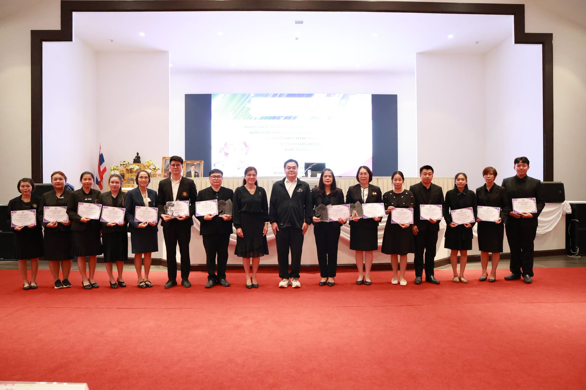 เชียงรายเดินหน้าขับเคลื่อนงานสวนพฤกษศาสตร์โรงเรียน สนองพระราชดำริฯ แลกเปลี่ยนเรียนรู้ และนำเสนอผลการดำเนินงาน สร้างการเรียนรู้สู่ห้องเรียนอย่างยั่งยืน