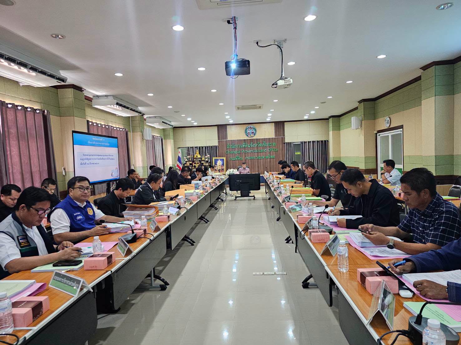 เชียงรายประชุมคณะอนุกรรมการพิจารณาอนุญาตดูดทราย กำชับปฏิบัติถูกต้องตามกฎหมายและระเบียบภาครัฐ