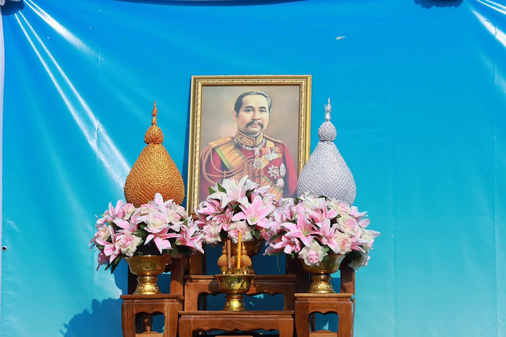 จังหวัดเชียงรายจัดกิจกรรมจิตอาสาพัฒนาทำความสะอาดสถานีขนส่งฯ น้อมรำลึกเนื่องในวันปิยมหาราช